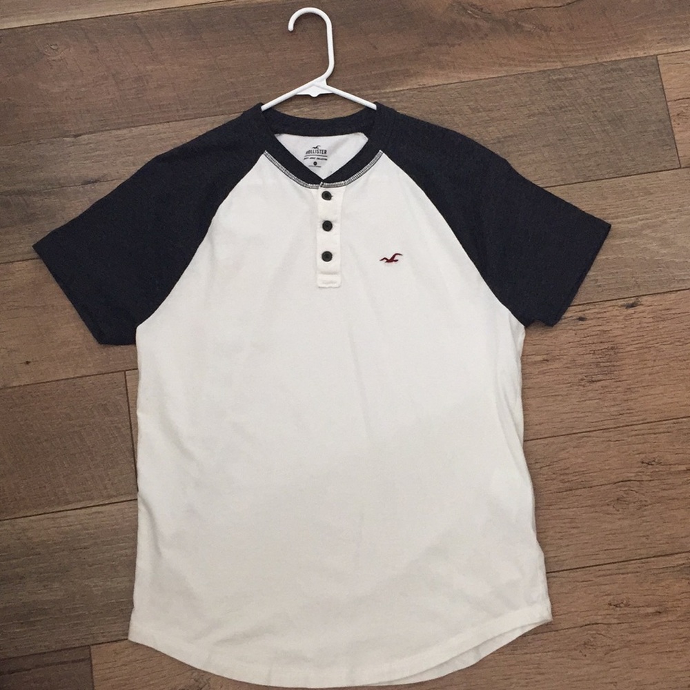 Hollister T-Shirt
